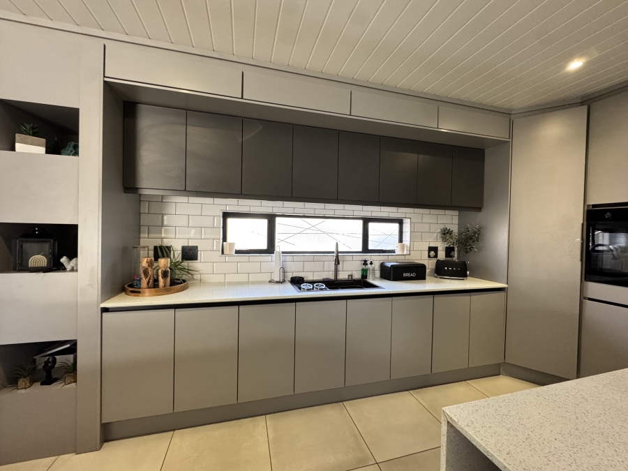 3 Bedroom Property for Sale in Wilkoppies North West